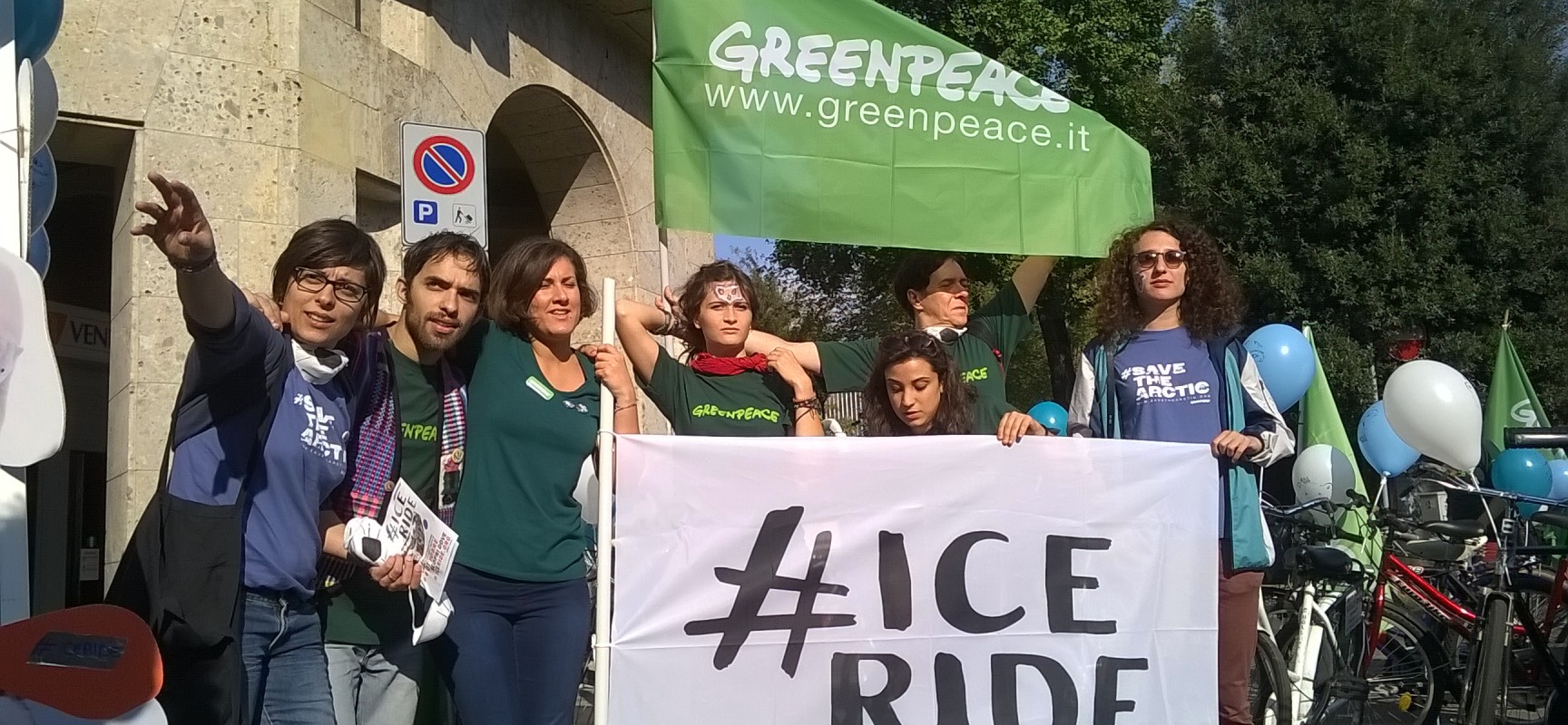 Pedalando per il Polo: Greenpeace è Internazionale