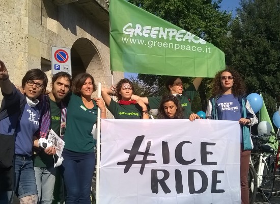 Pedalando per il Polo: Greenpeace è Internazionale