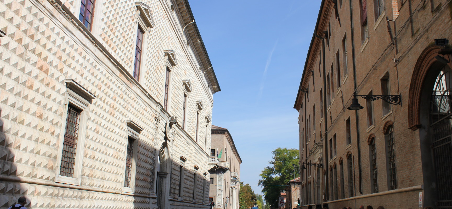 Palazzo Diamanti: dizione erculea.