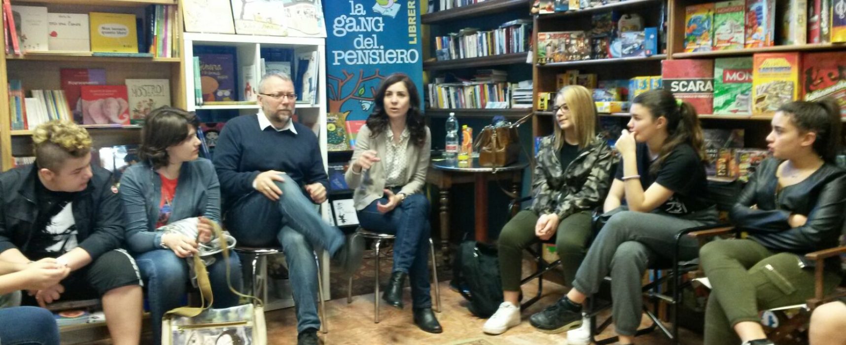 La scuola media Don Minzoni Gramsci  incontra Nadia Terranova alla libreria “La Gang del Pensiero” di Torino