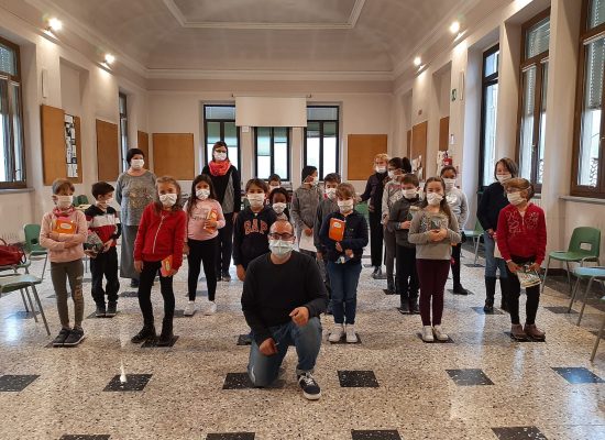 Daniele Nicastro racconta il suo primo incontro in presenza alla scuola Primaria di Coggiola Biella